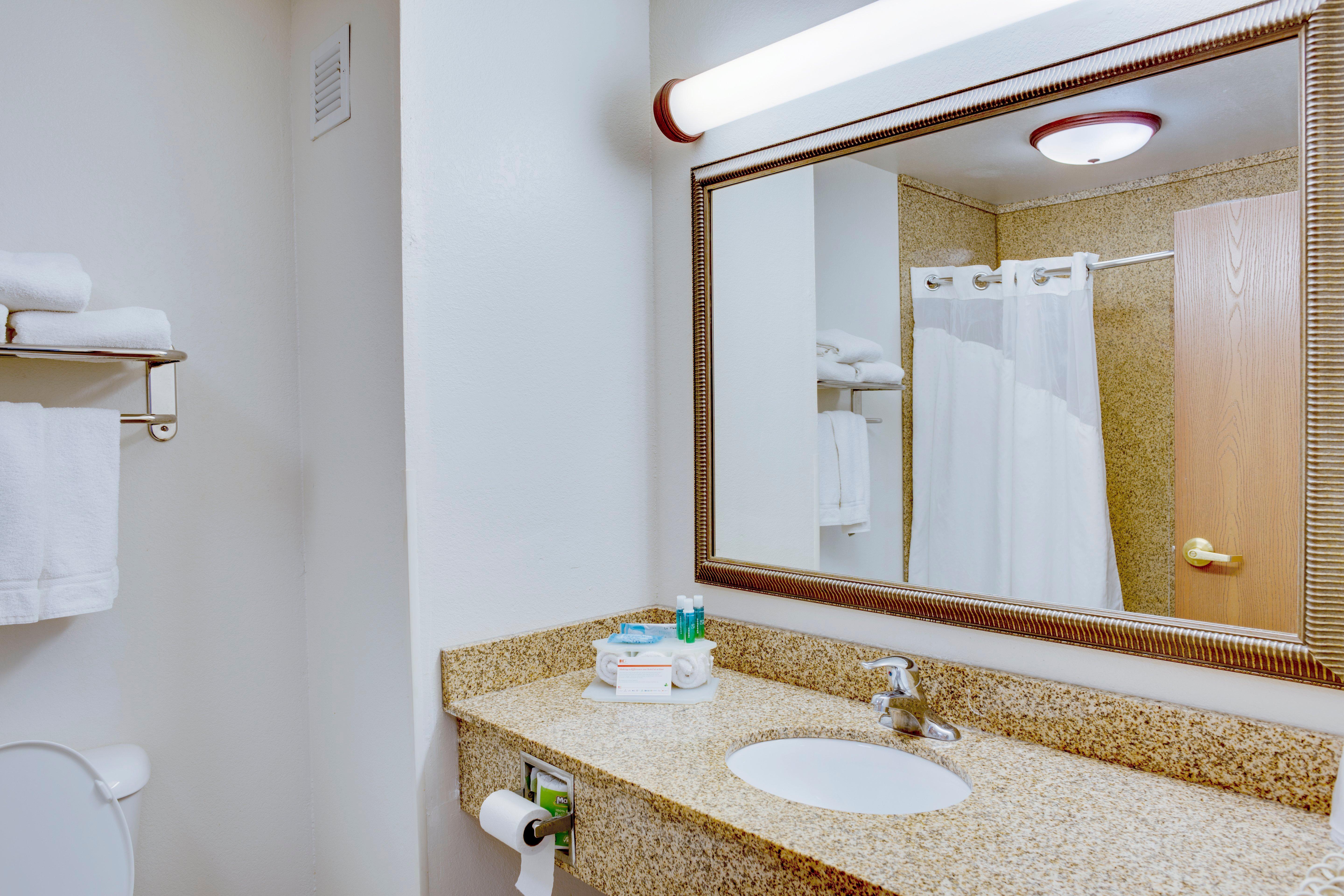 Holiday Inn Express Hotel & Suites Oklahoma City-Bethany By Ihg Exterior photo