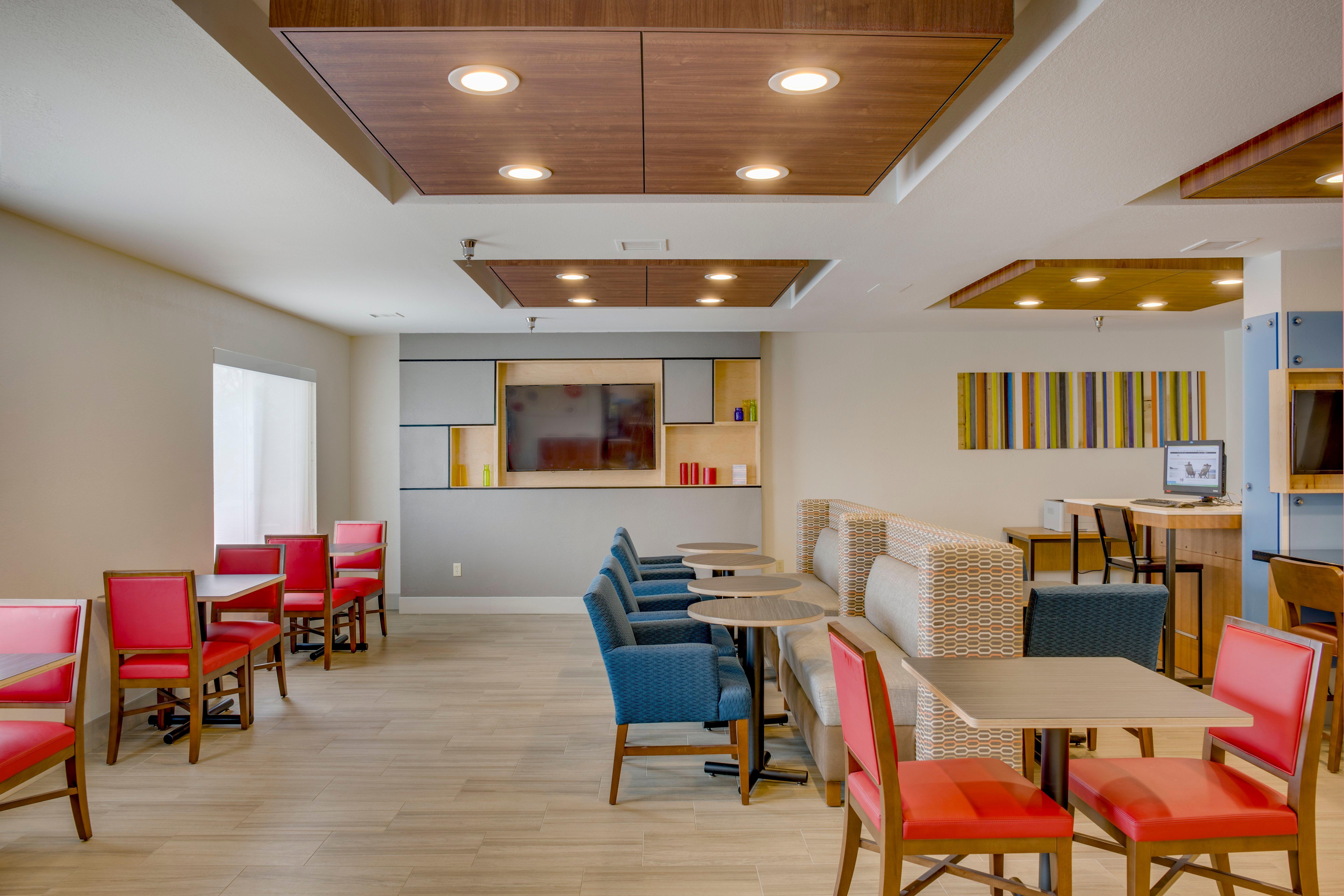 Holiday Inn Express Hotel & Suites Oklahoma City-Bethany By Ihg Exterior photo