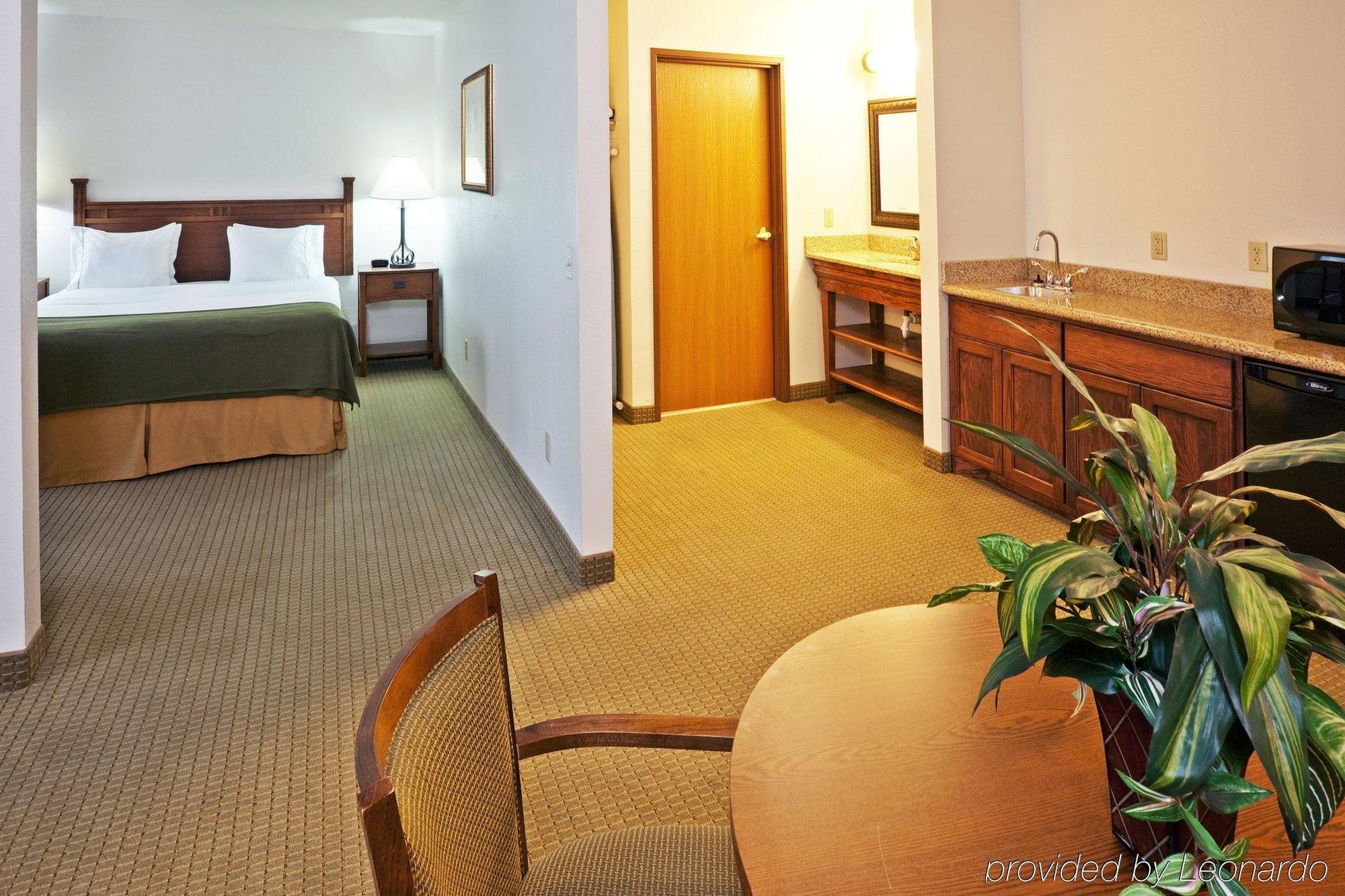 Holiday Inn Express Hotel & Suites Oklahoma City-Bethany By Ihg Exterior photo